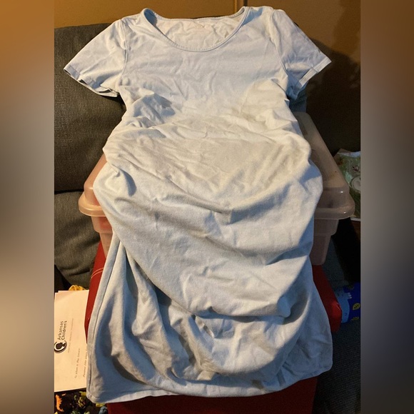 2 Isabel short-sleeve Black & Blue Maternity Dresses - Picture 3 of 3